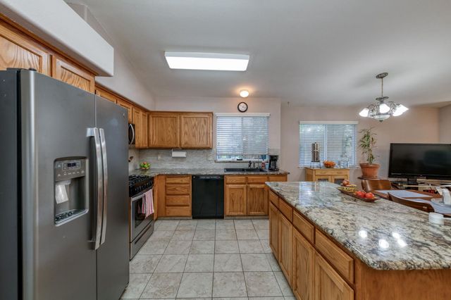 4681 W Sierra Avenue, Fresno, CA 93722