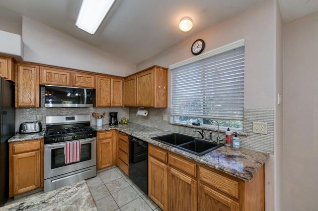 4681 W Sierra Avenue, Fresno, CA 93722