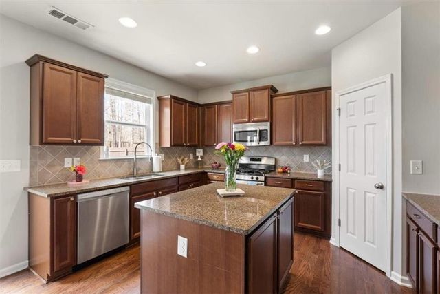 142 Bevington Lane, Woodstock, GA 30188