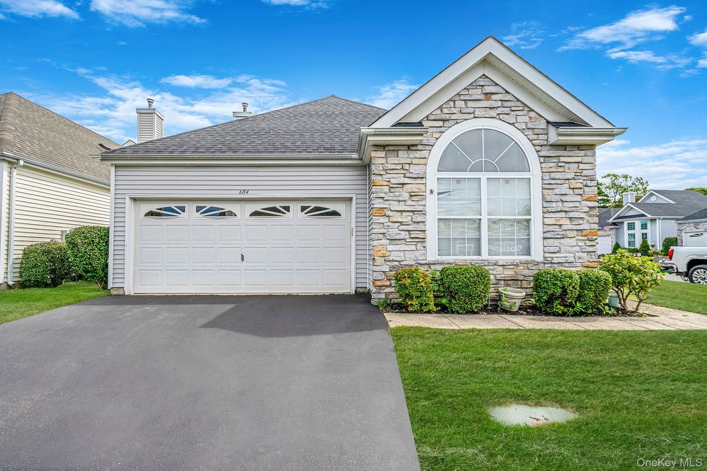 604 Leisure Drive, Ridge, NY 11961
