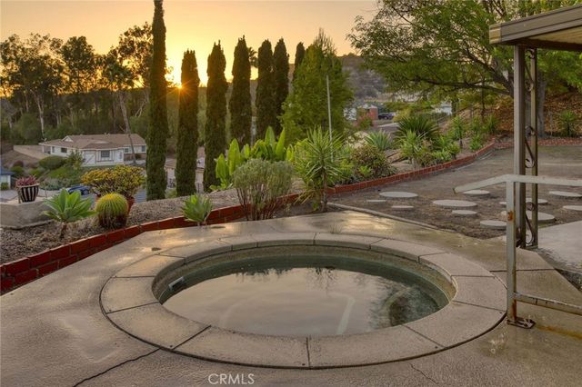 775 Ridge Drive, Glendale, CA 91206