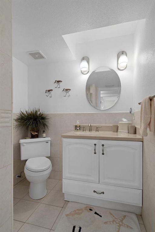 Image 29 of property listing at 1230 GULF BOULEVARD 303, Clearwater Beach, FL 33767