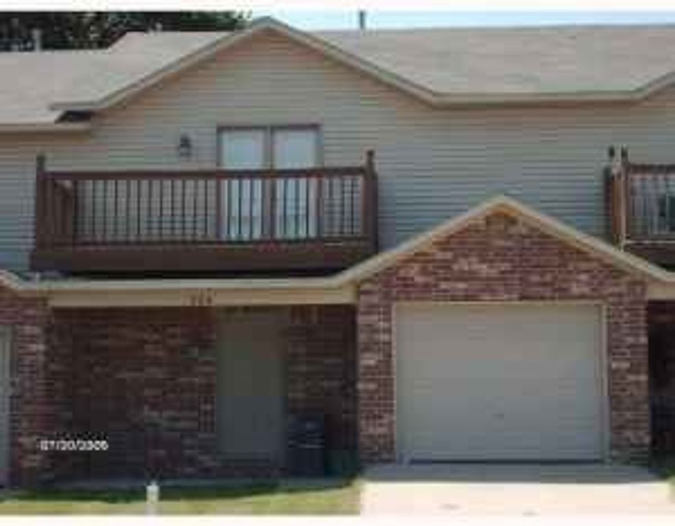 946 Peachtree Drive, Fayetteville, AR 72703