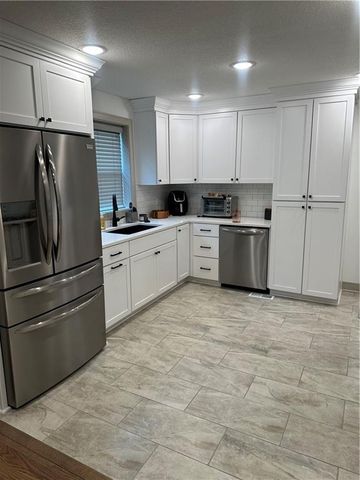 1621 Oxford Road, Lawrence, KS 66044