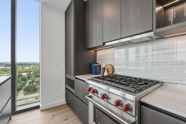 610 Davis ST 2112, Austin, TX 78701