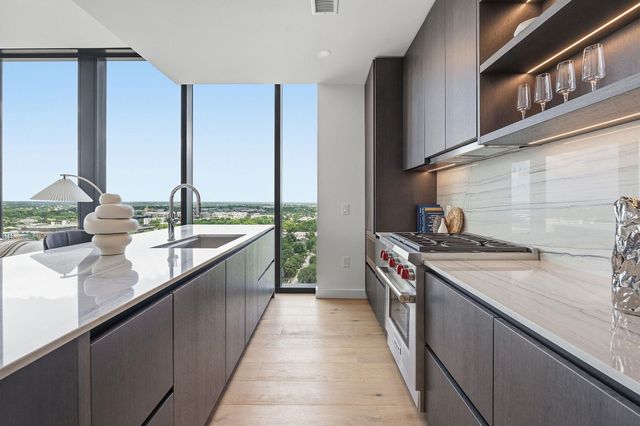 610 Davis ST 2112, Austin, TX 78701
