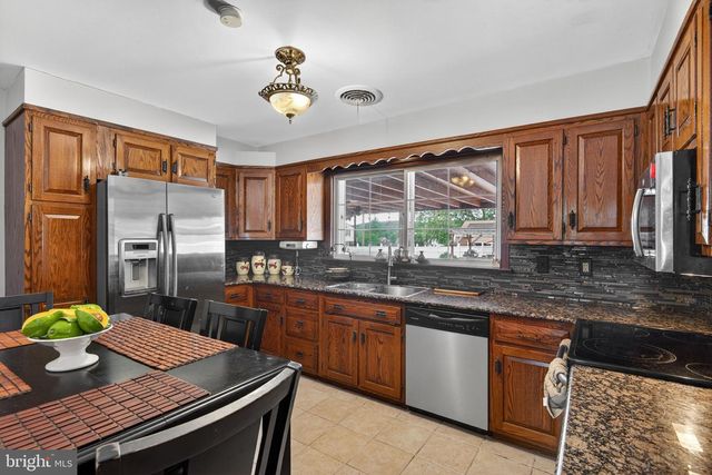 1105 CENTRAL AVE, Columbia, PA 17512