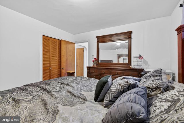 1105 CENTRAL AVE, Columbia, PA 17512