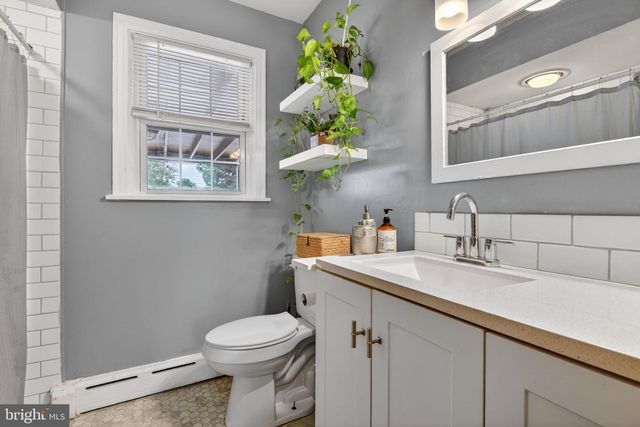 1105 CENTRAL AVE, Columbia, PA 17512