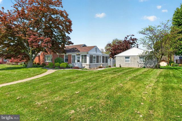 1105 CENTRAL AVE, Columbia, PA 17512