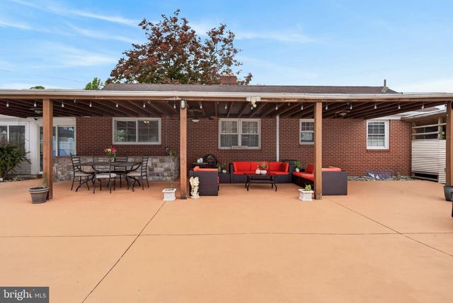 1105 CENTRAL AVE, Columbia, PA 17512