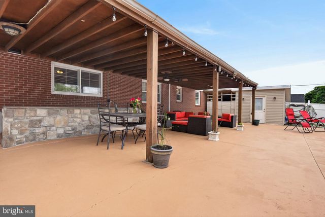 1105 CENTRAL AVE, Columbia, PA 17512