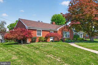 1105 CENTRAL AVE, Columbia, PA 17512