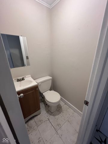 6967 N College Avenue, Indianapolis, IN 46220