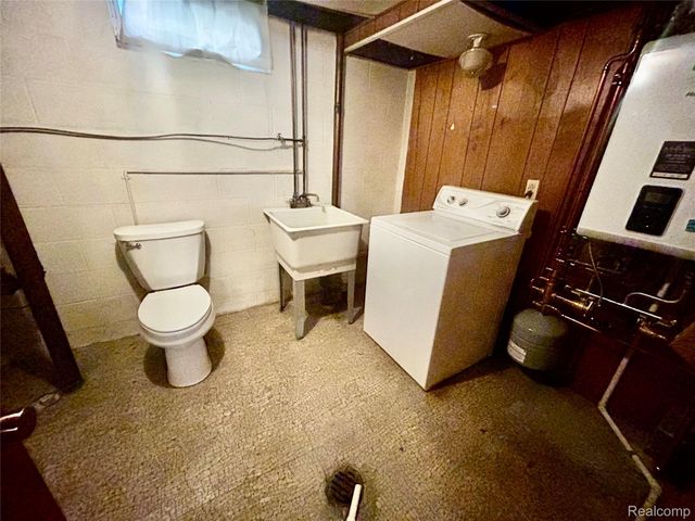 1005 N Jackson Street, Lapeer, MI 48446