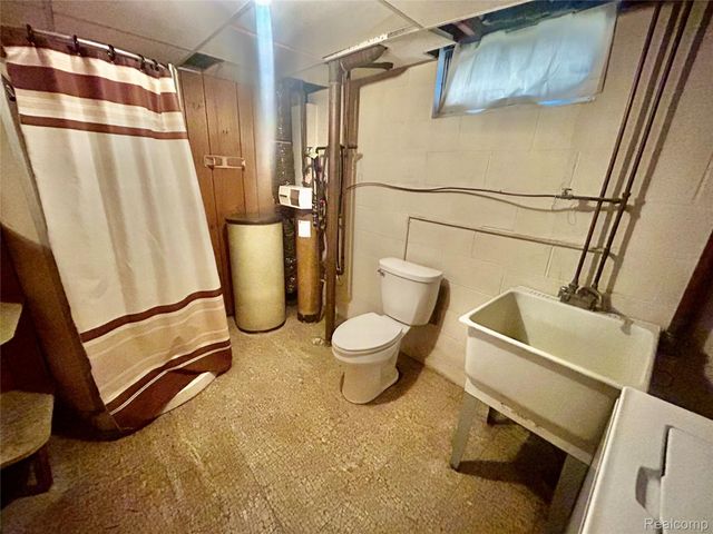 1005 N Jackson Street, Lapeer, MI 48446
