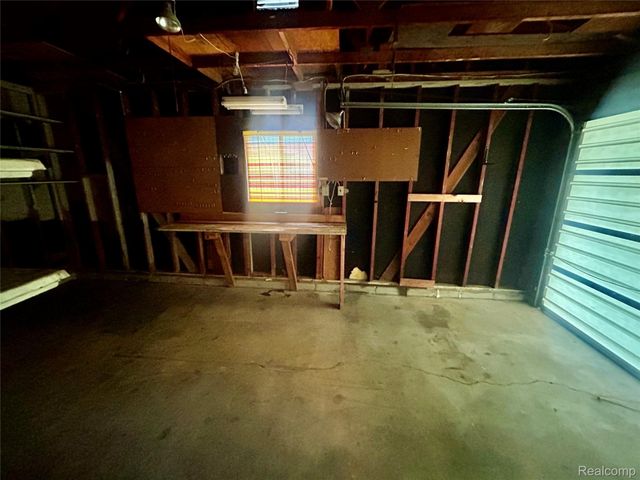 1005 N Jackson Street, Lapeer, MI 48446