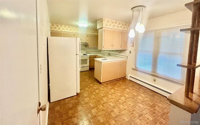 1005 N Jackson Street, Lapeer, MI 48446