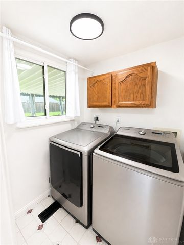 6811 Locustview Drive, Dayton, OH 45424