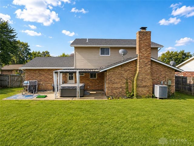 6811 Locustview Drive, Dayton, OH 45424