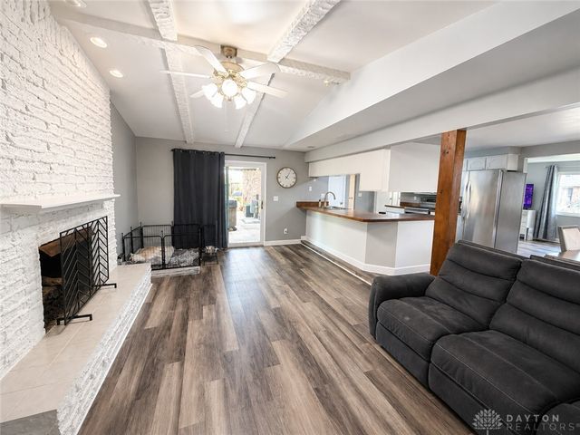 6811 Locustview Drive, Dayton, OH 45424
