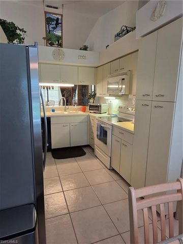 10931 Helm CT, Naples, FL 34109