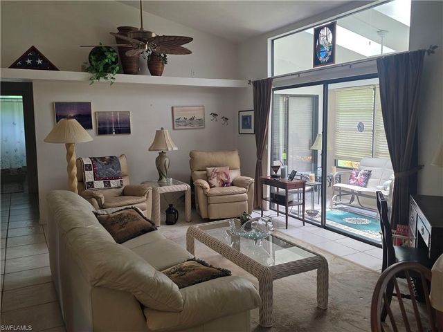 10931 Helm CT, Naples, FL 34109