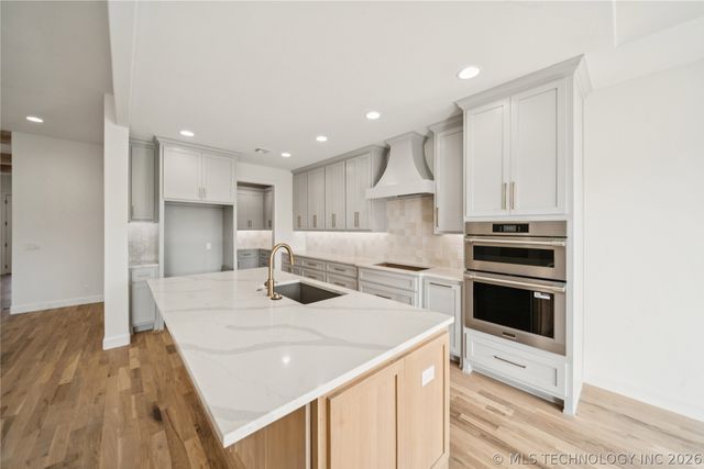 9722 E 132nd Street, Bixby, OK 74008