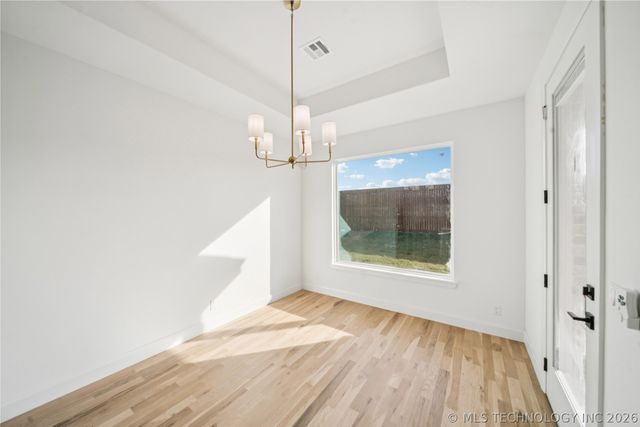 9722 E 132nd Street, Bixby, OK 74008