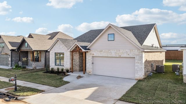 9722 E 132nd Street, Bixby, OK 74008