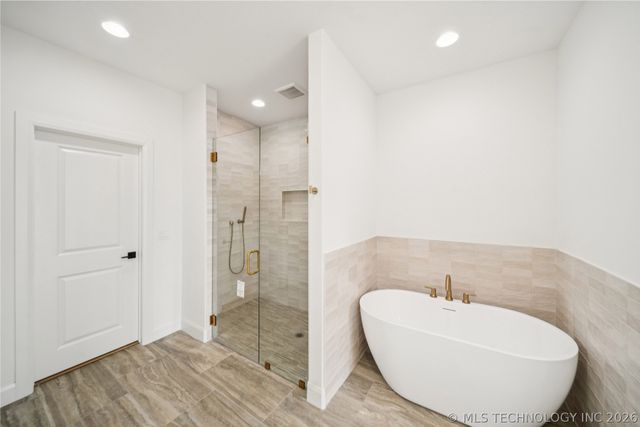 9722 E 132nd Street, Bixby, OK 74008