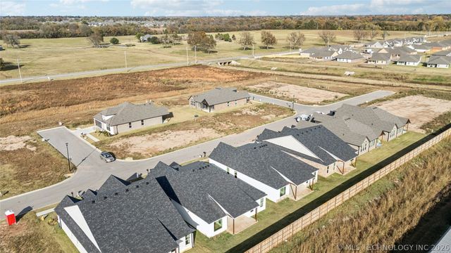 9722 E 132nd Street, Bixby, OK 74008