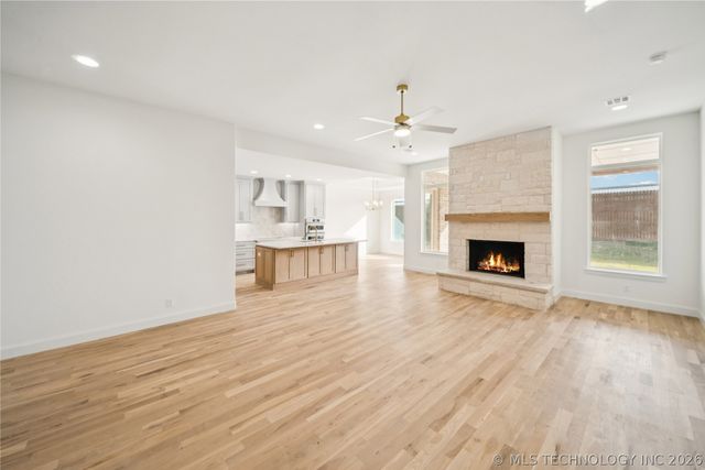 9722 E 132nd Street, Bixby, OK 74008