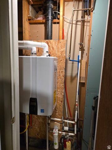 2872 W 5000 S, Roy, UT 84067