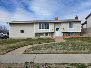 2872 W 5000 S, Roy, UT 84067