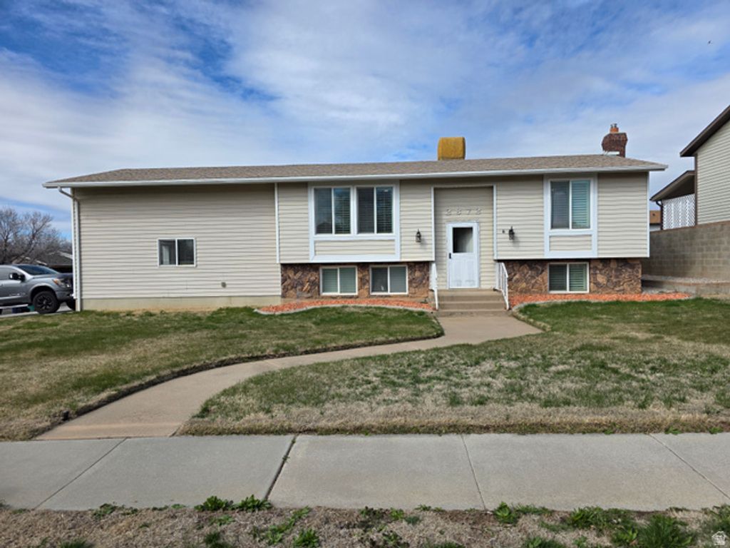 2872 W 5000 S, Roy, UT 84067