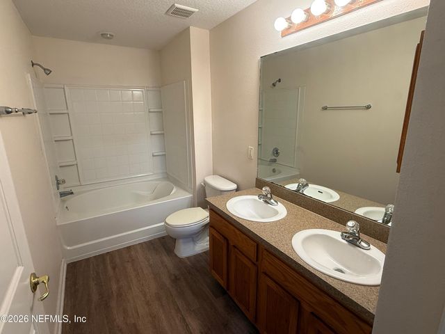 785 OAKLEAF PLANTATION Parkway 123, Orange Park, FL 32065