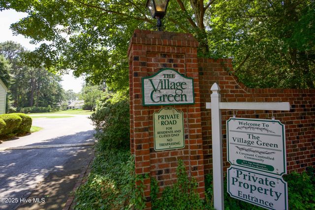 33 Village Green Circle, Southern Pines, NC 28387