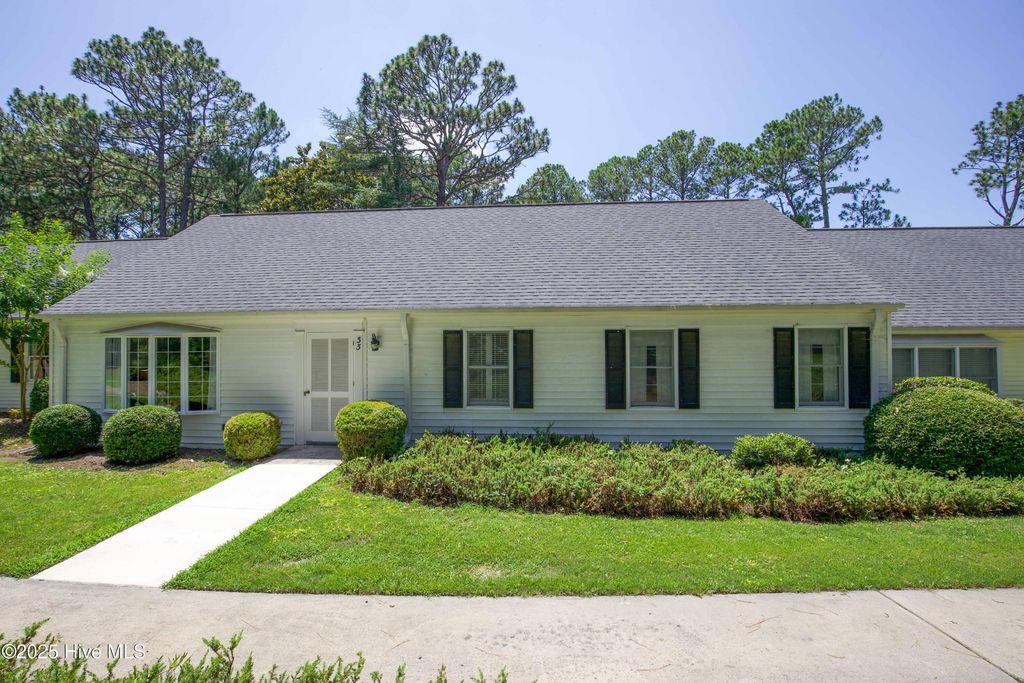 33 Village Green Circle, Southern Pines, NC 28387