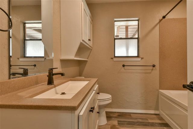 252 W Maple Branch Way, Mustang, OK 73064