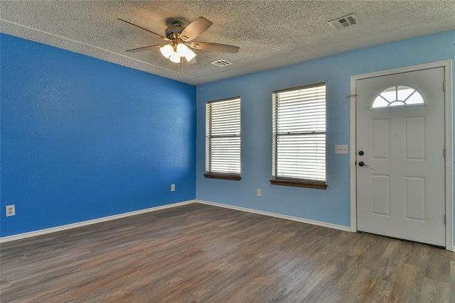 252 W Maple Branch Way, Mustang, OK 73064