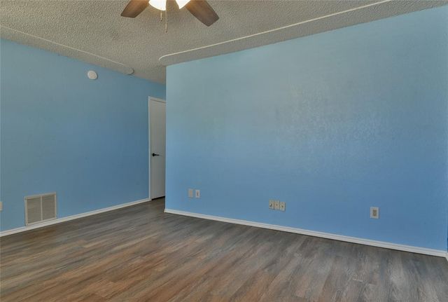 252 W Maple Branch Way, Mustang, OK 73064
