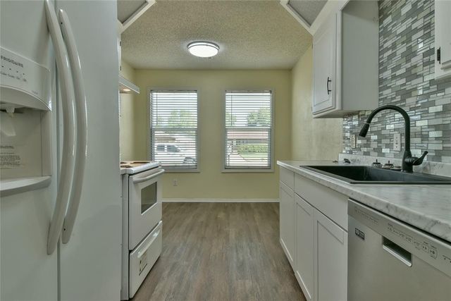 252 W Maple Branch Way, Mustang, OK 73064