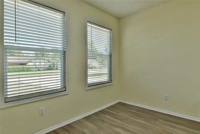 252 W Maple Branch Way, Mustang, OK 73064