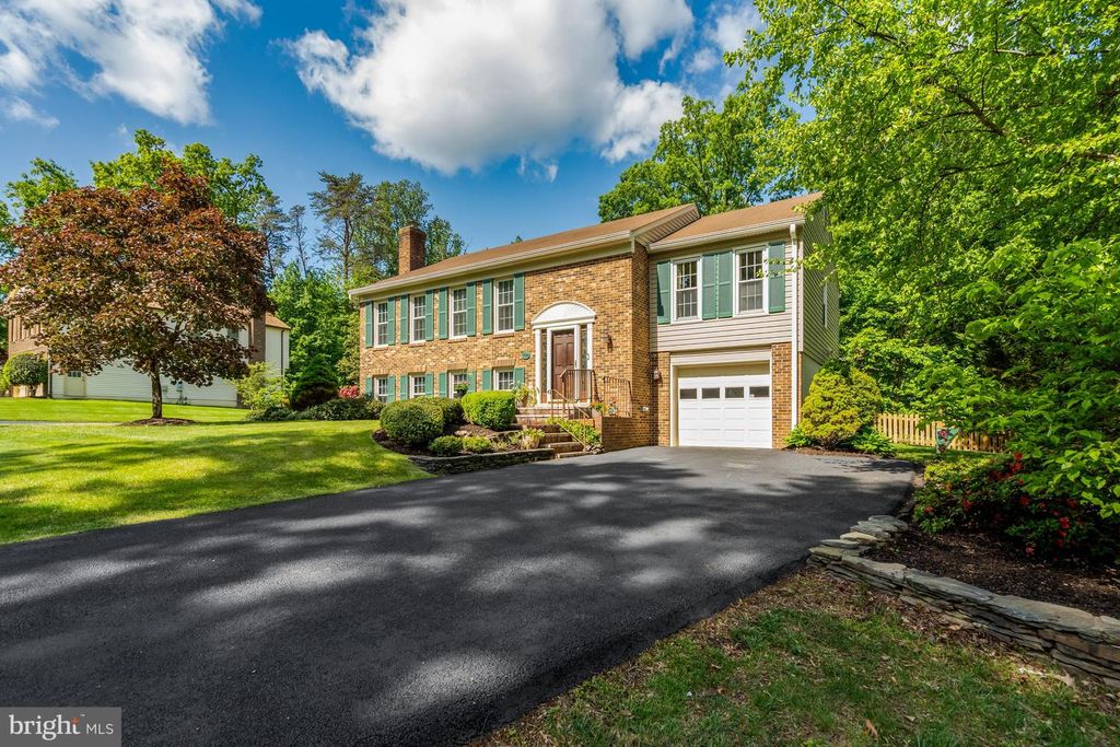 7604 BERTITO LN, Springfield, VA 22153
