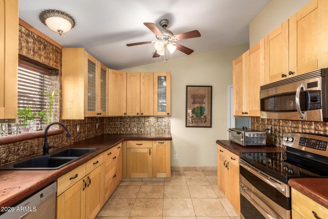 4709 E LONE CACTUS Drive, Phoenix, AZ 85050