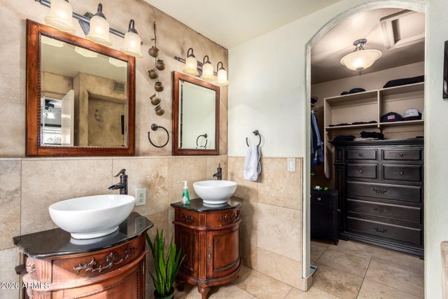 4709 E LONE CACTUS Drive, Phoenix, AZ 85050