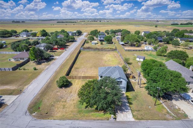 3000 Ridgemont LN, Kyle, TX 78640