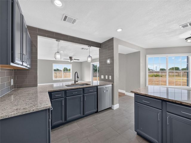 3000 Ridgemont LN, Kyle, TX 78640