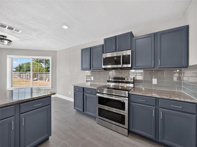 3000 Ridgemont LN, Kyle, TX 78640